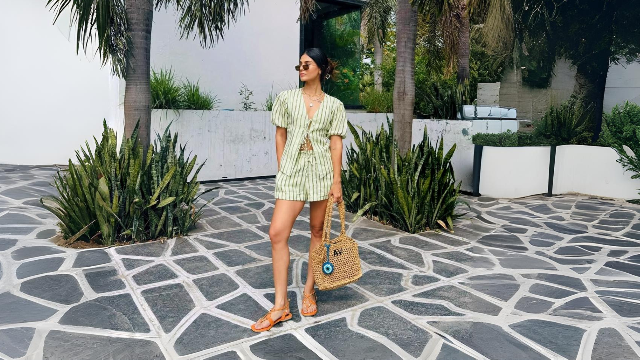 Why Are More Women Choosing Raffia Bags Over Leather in 2025?